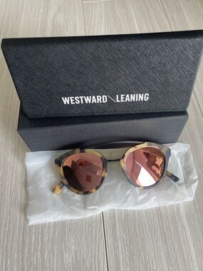 Westward Leaning Flower 13 Sunglasses | Rose Gold Mirror | Tortoise